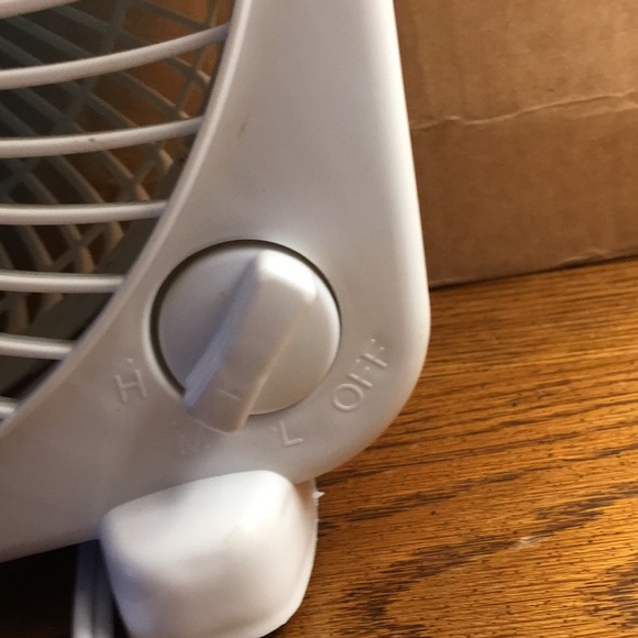 Fan - Picture 3 of 4